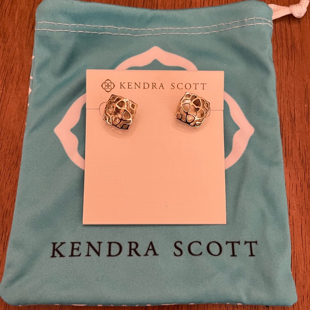 Kendra Scott gold Tima oversized stud earrings